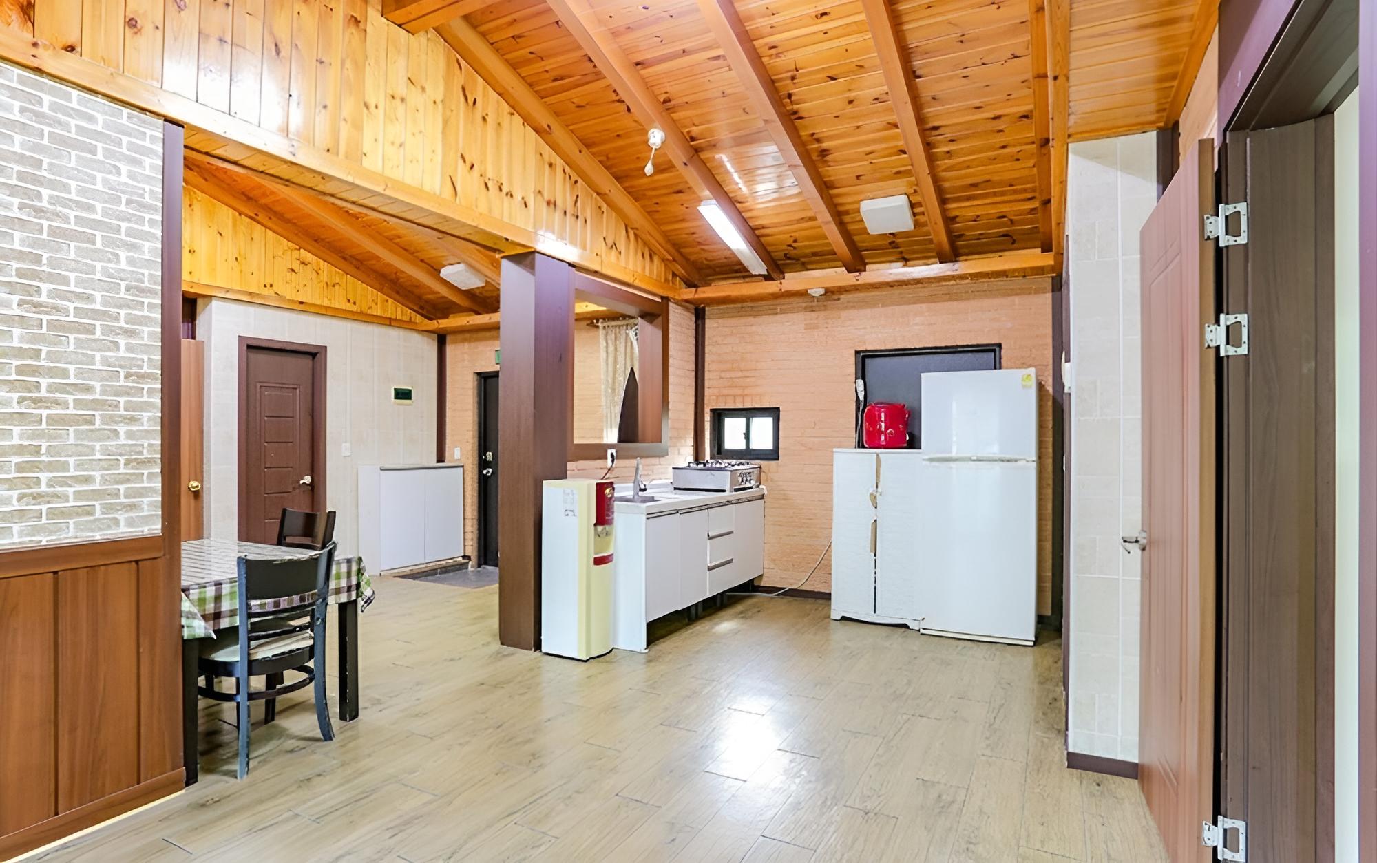 Yong Maple Pension view 3