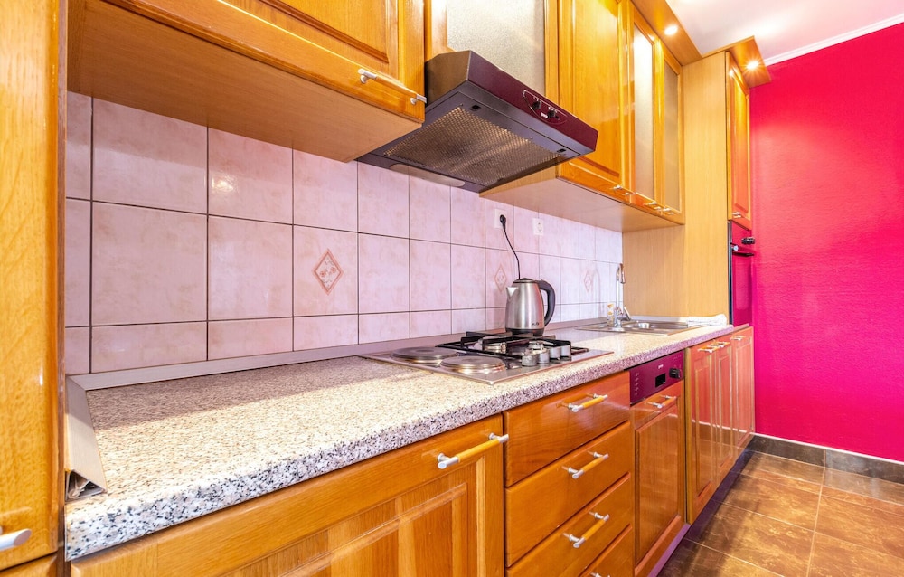 Nice Apartment in Duce With 2 Bedrooms and Wifi view 5