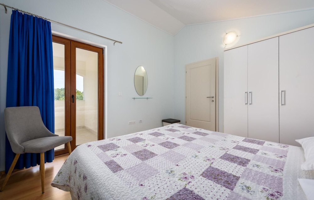 Nice Home in Kmacici With Outdoor Swimming Pool, Wifi and 3 Bedrooms view 2