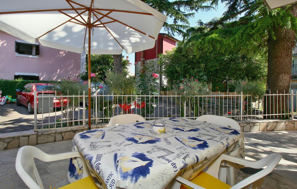 Amazing Home in Novigrad With Wifi and 2 Bedrooms view 3