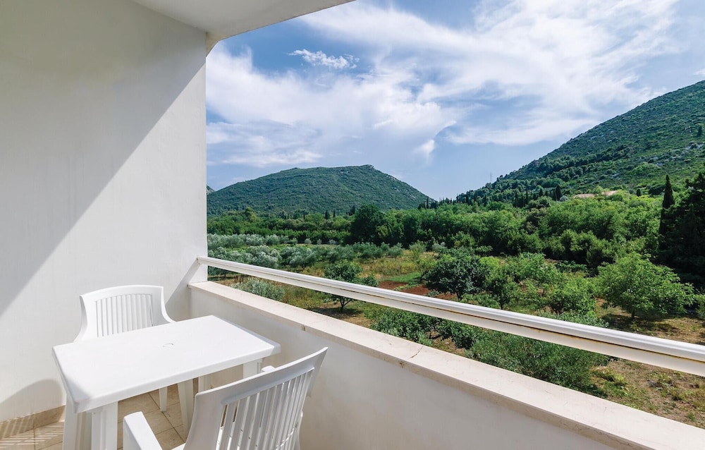Amazing Home in Hodilje With Wifi and 2 Bedrooms view 3