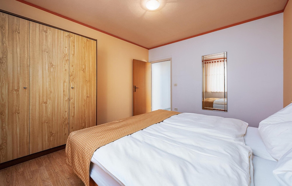 Amazing Apartment in Duba With Wifi and 1 Bedrooms view 2