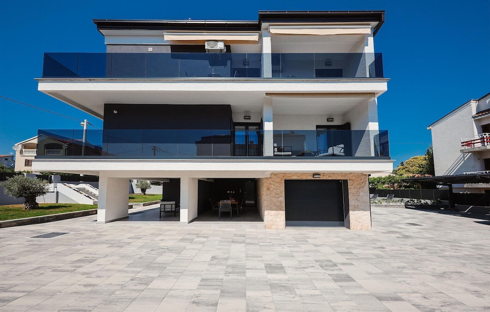 Nice Apartment in Zadar With 1 Bedrooms, Wifi and Outdoor Swimming Pool