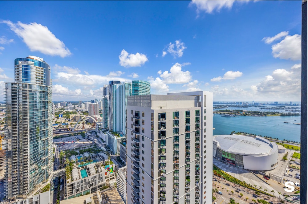 Cityscape Retreat Stylish 1BR