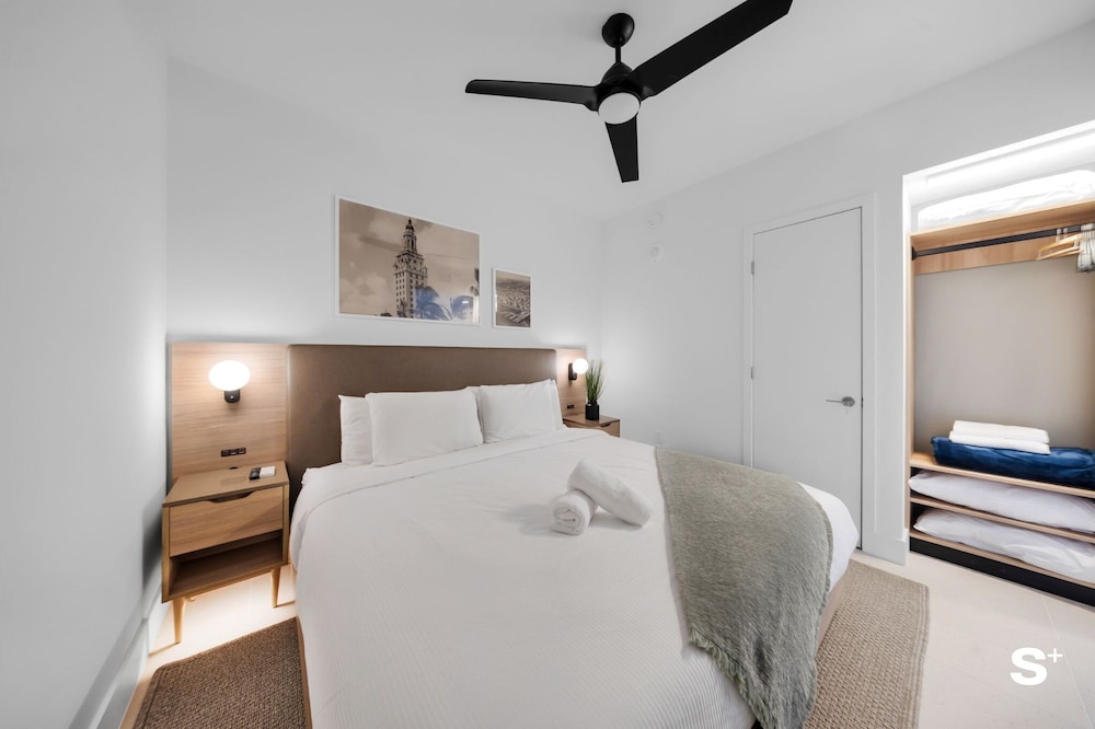 Chic Downtown Retreat 1BR Apartment