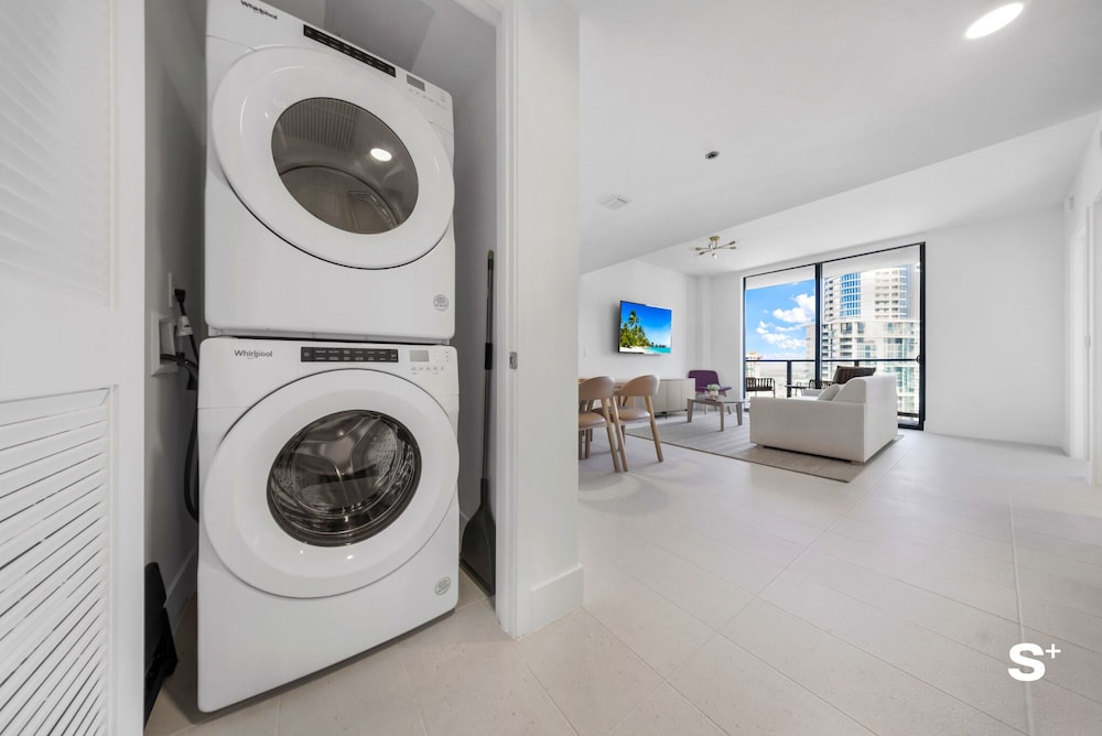 Cityscape Retreat Stylish 1BR