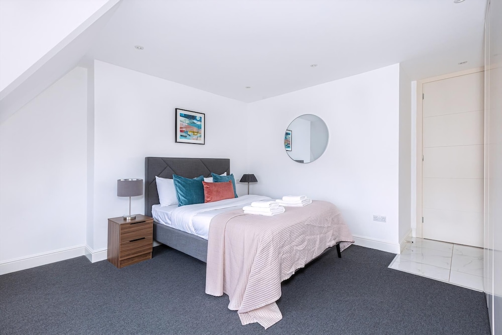 Stylish Three-bed Flat in Marylebone