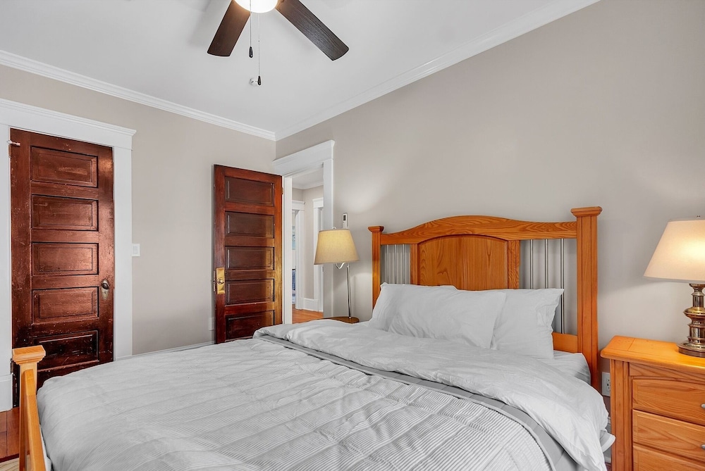 Cozy Trotter 4 Bedroom Home view 5