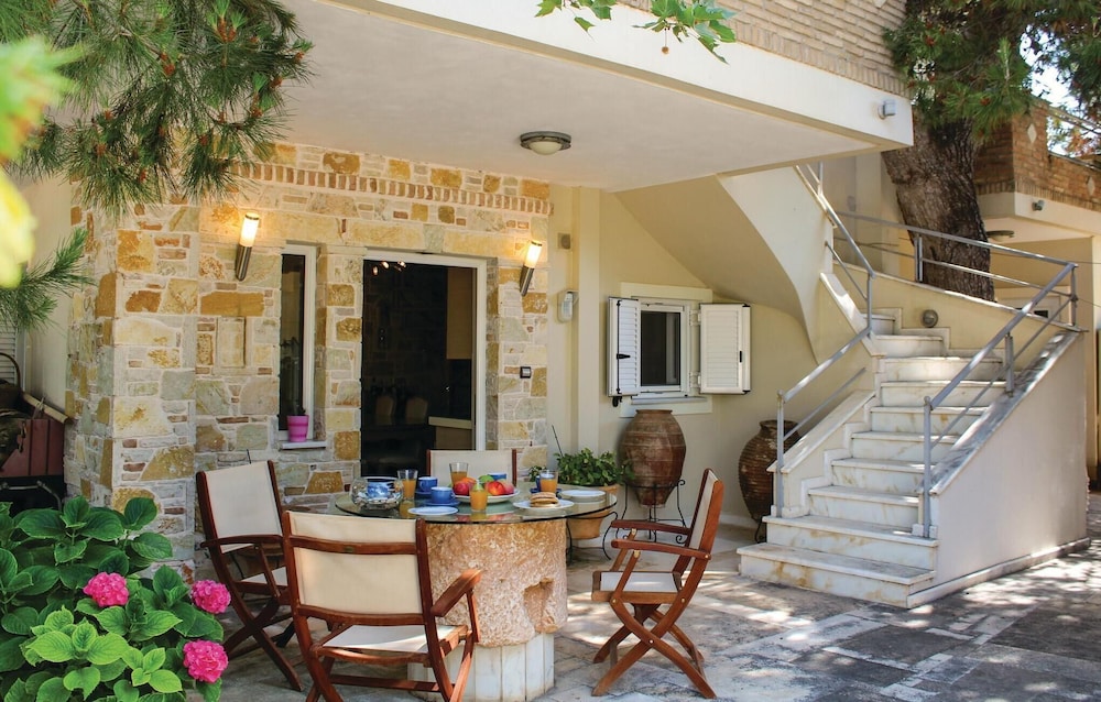 Awesome Home in Artemida With Wifi and 2 Bedrooms view 2