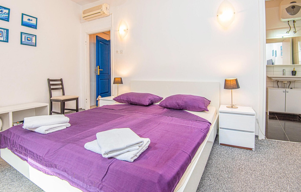 Nice Apartment in Sibenik With Wifi and 3 Bedrooms view 3