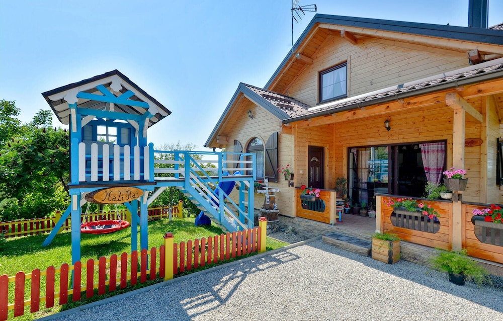 Photo 8