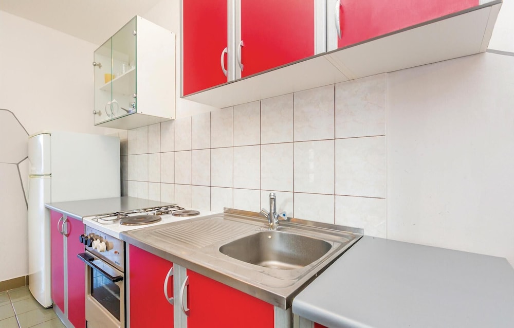 Beautiful Home in Njivice With Wifi and 2 Bedrooms view 4
