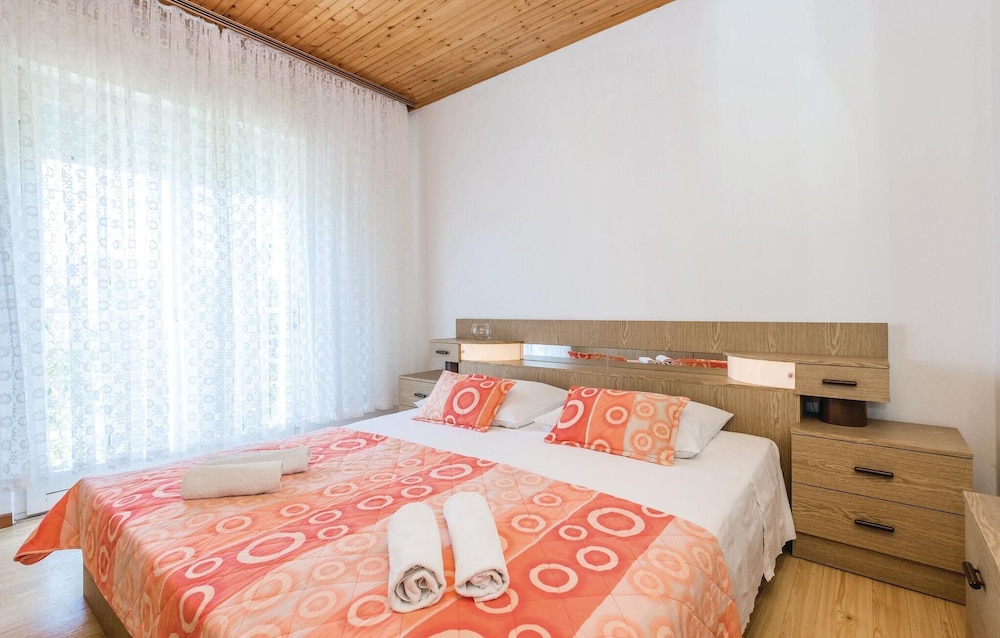 Stunning Home in Kampor With Wifi and 2 Bedrooms view 2