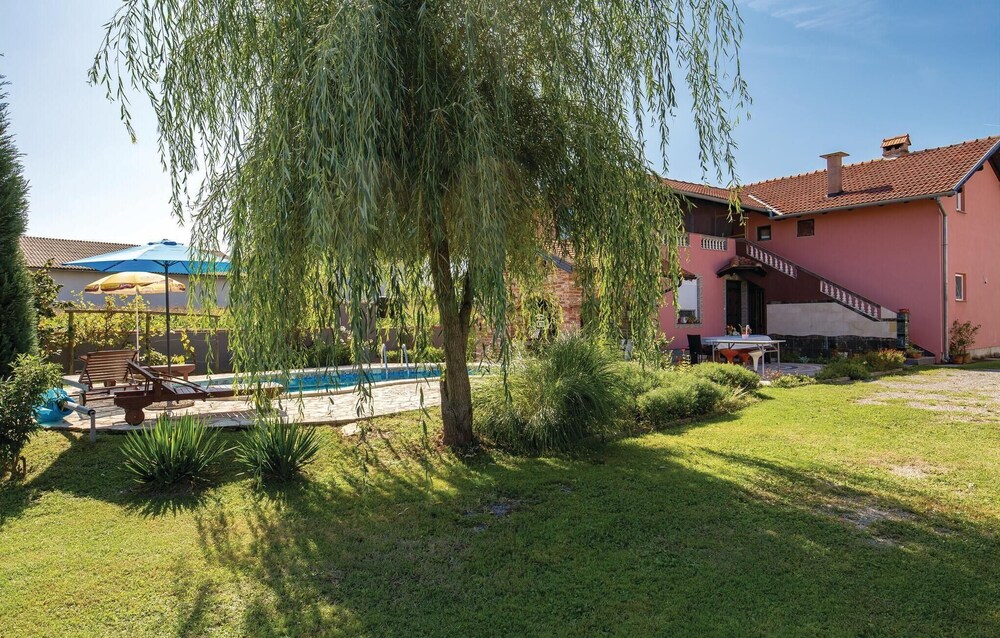 Stunning Home in Ozalj With 5 Bedrooms, Wifi and Outdoor Swimming Pool view 3