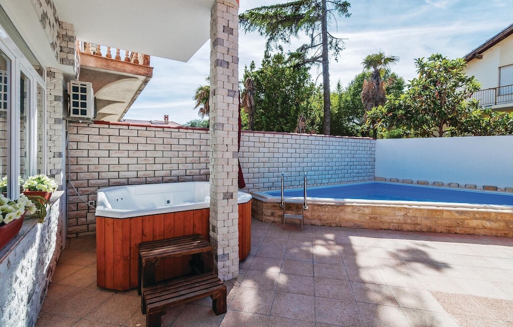 Amazing Home in Zadar With Sauna, Wifi and Outdoor Swimming Pool view 3