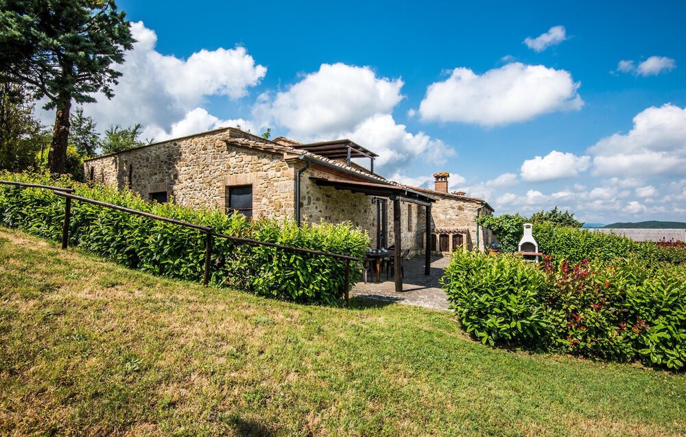 Stunning Apartment in Radicondoli With Outdoor Swimming Pool, Wifi and 2 Bedrooms view 4