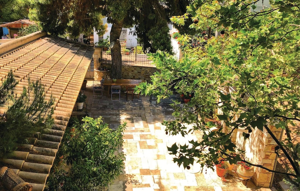 Awesome Home in Artemida With Wifi and 2 Bedrooms view 3