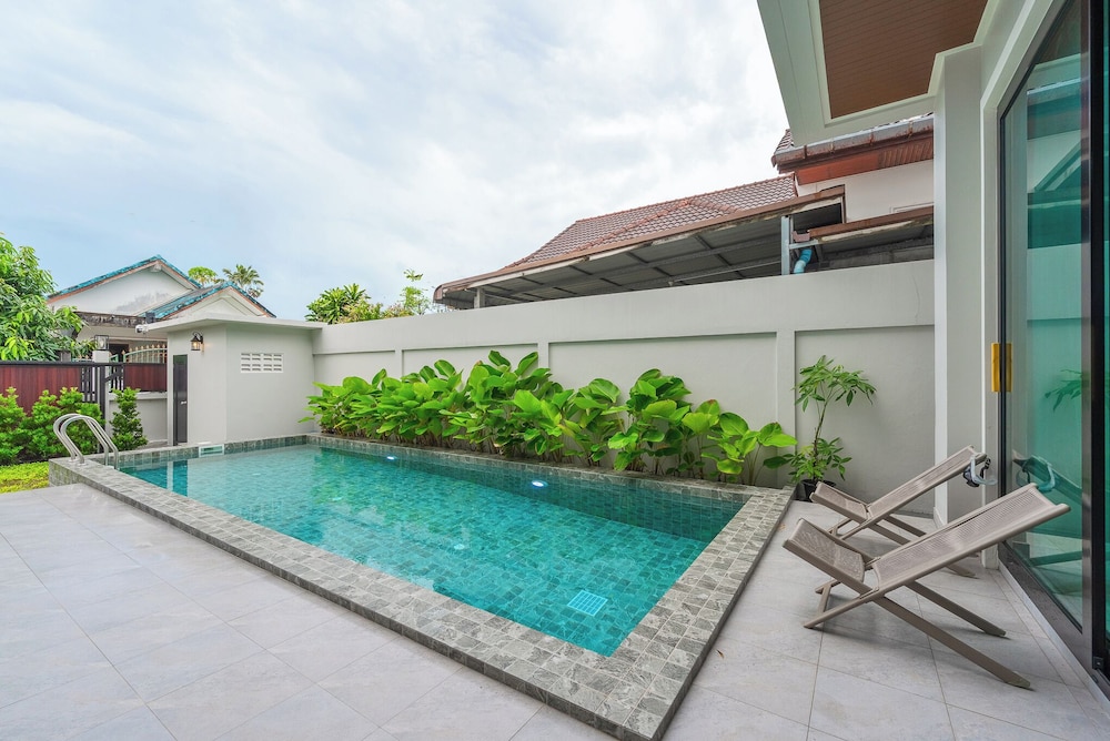 Pool Villa Near Laguna Golf Beaches V226