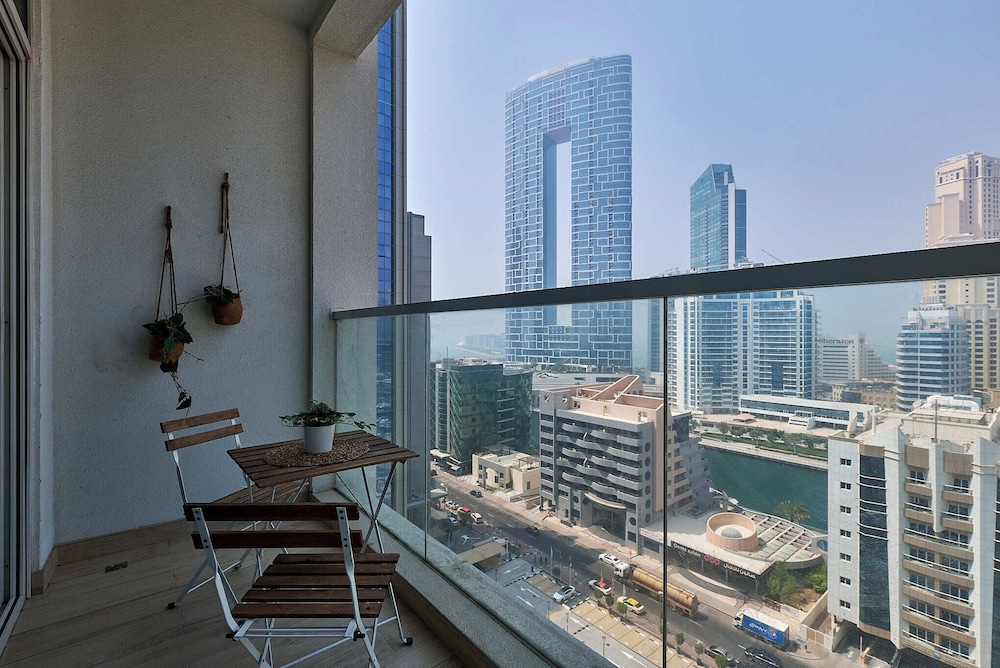 Studio With Best View Of Dubai