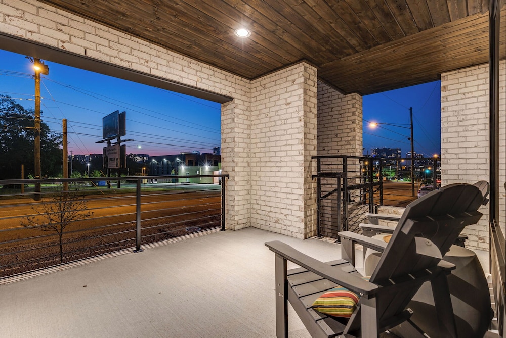 Downtown Dolly - Heart of Gulch - Rooftop Hot Tub