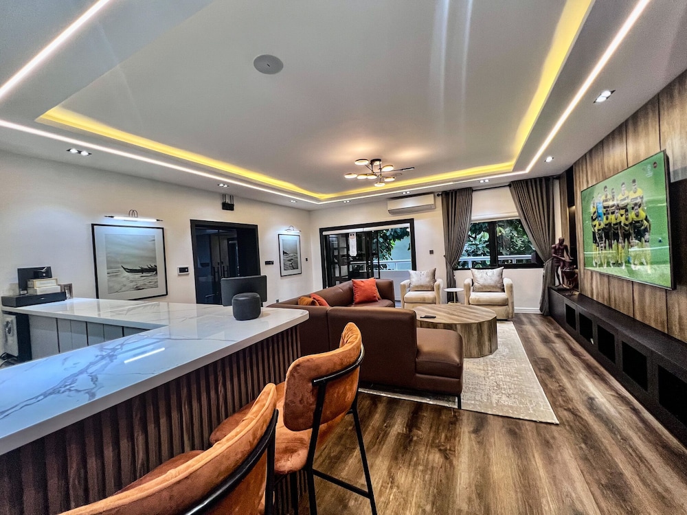 Luxury, Contemporary 4-bed Apartment in Ikoyi view 5