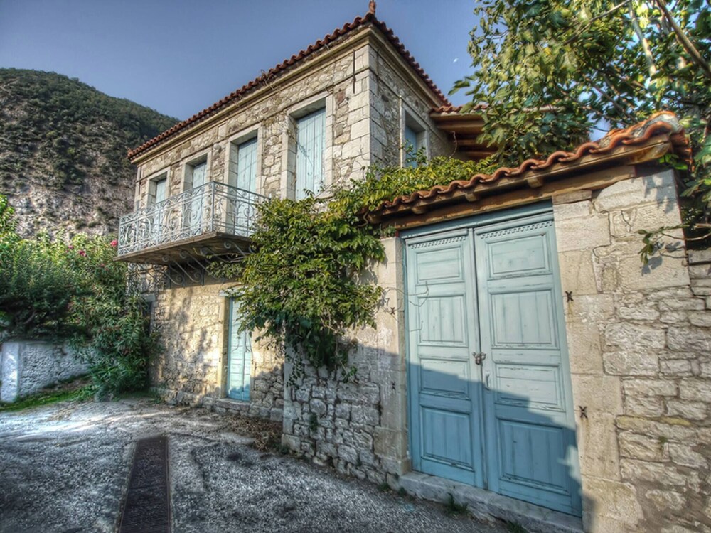 Gero-fotis Guesthouse - Upper Floor Superb View