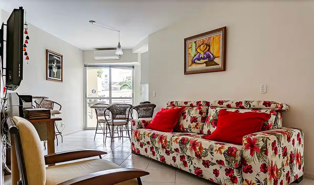 2 b ap, 400m the Beach, Jurere Downtown Rgp208