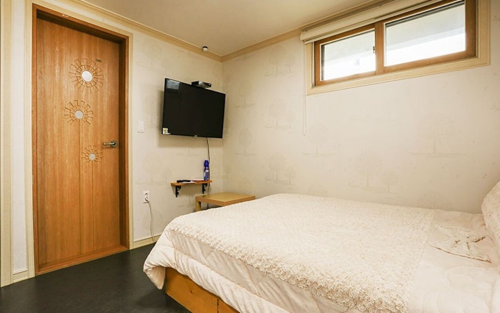 Gyeongju Twin Village Bed and Breakfast