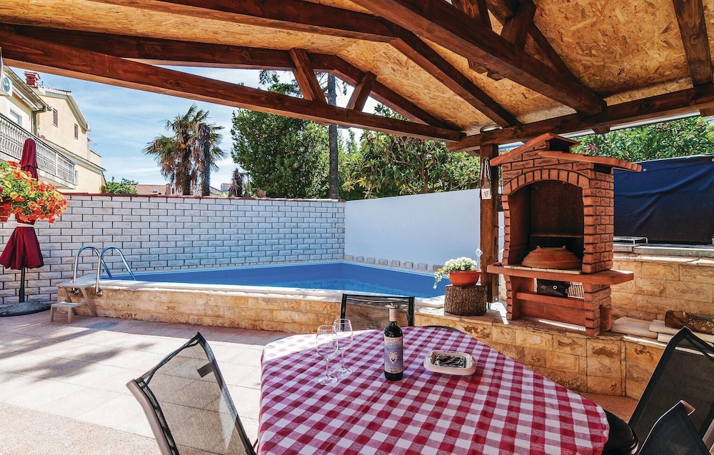 Amazing Home in Zadar With Sauna, Wifi and Outdoor Swimming Pool view 5