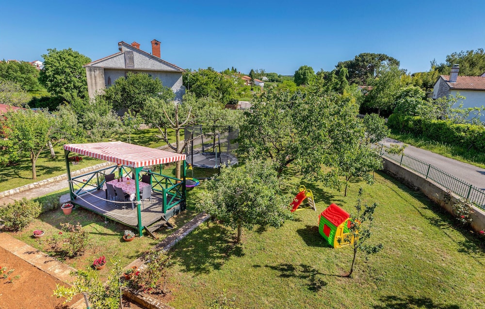 Amazing Home in Fazana With 3 Bedrooms and Wifi