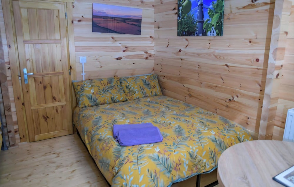 Snowdrop Cabin Retreat, dog Friendly, Peaceful