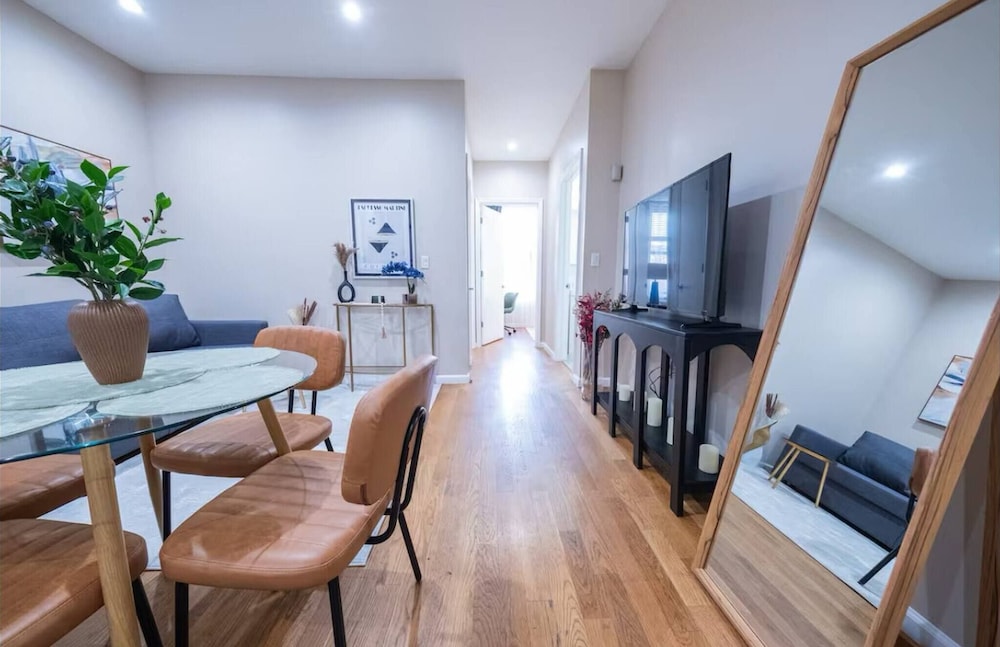 3 Bedroom Apartment Located In Manhattan