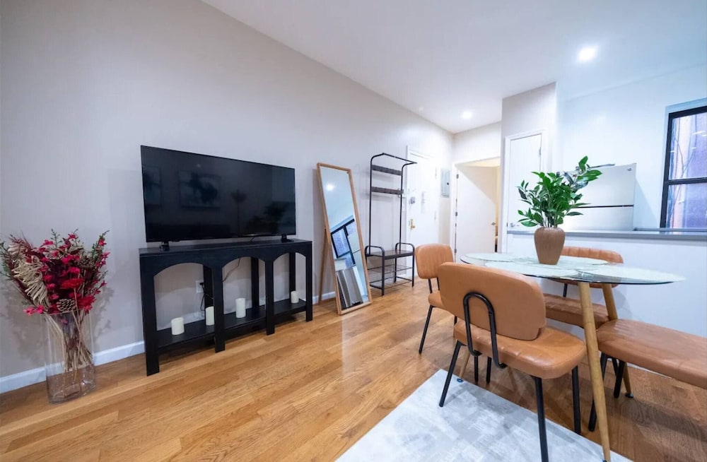 3 Bedroom Apartment Located In Manhattan