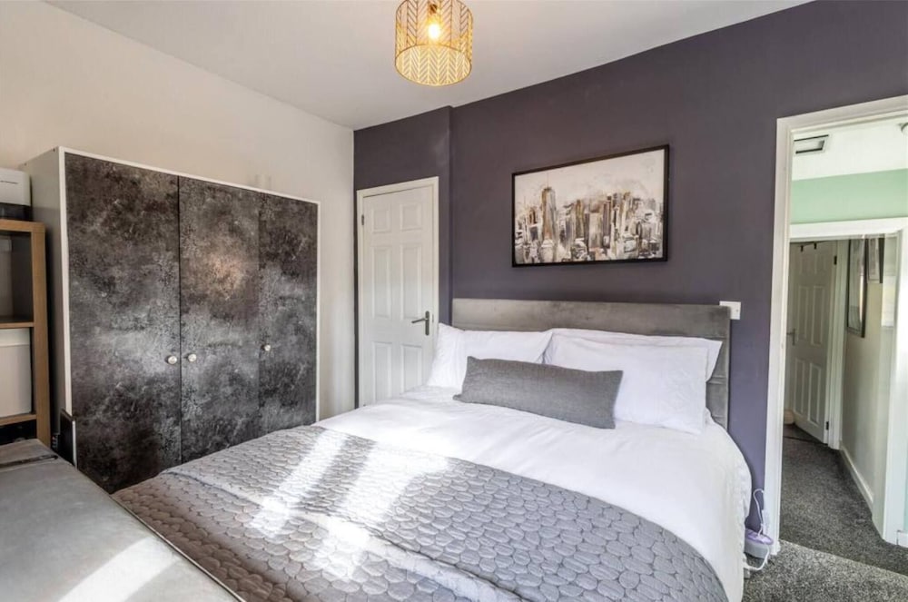 Peaceful Retreat in Telford With Modern Amenities
