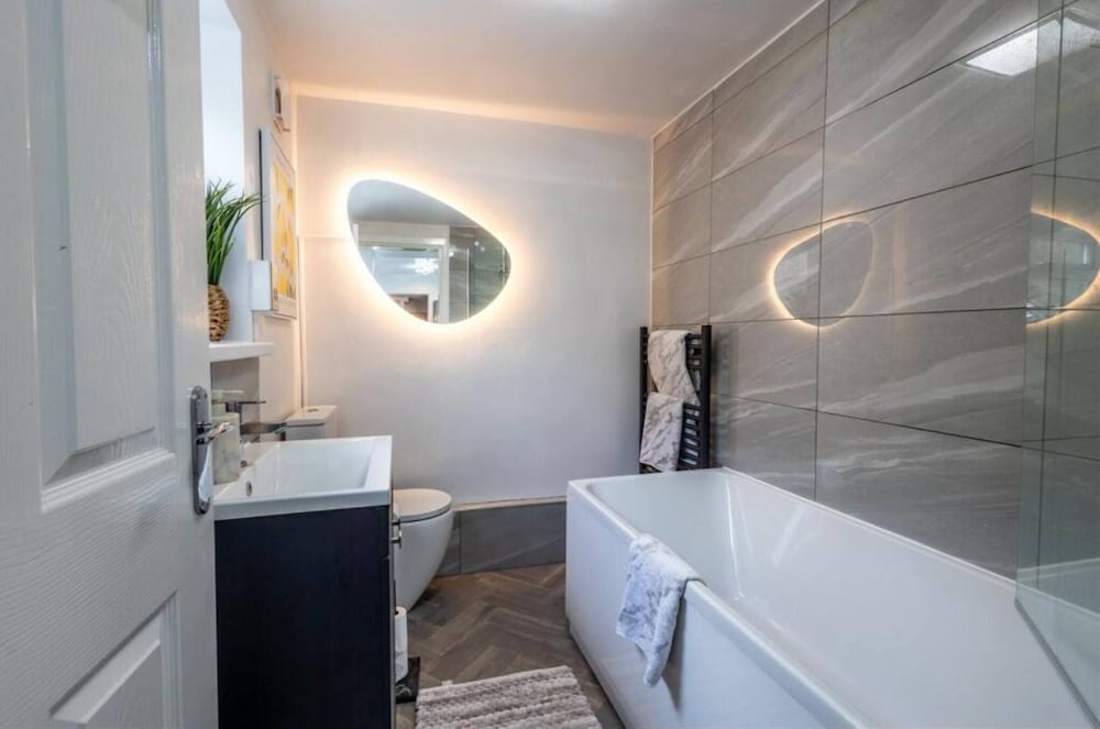 Peaceful Retreat in Telford With Modern Amenities
