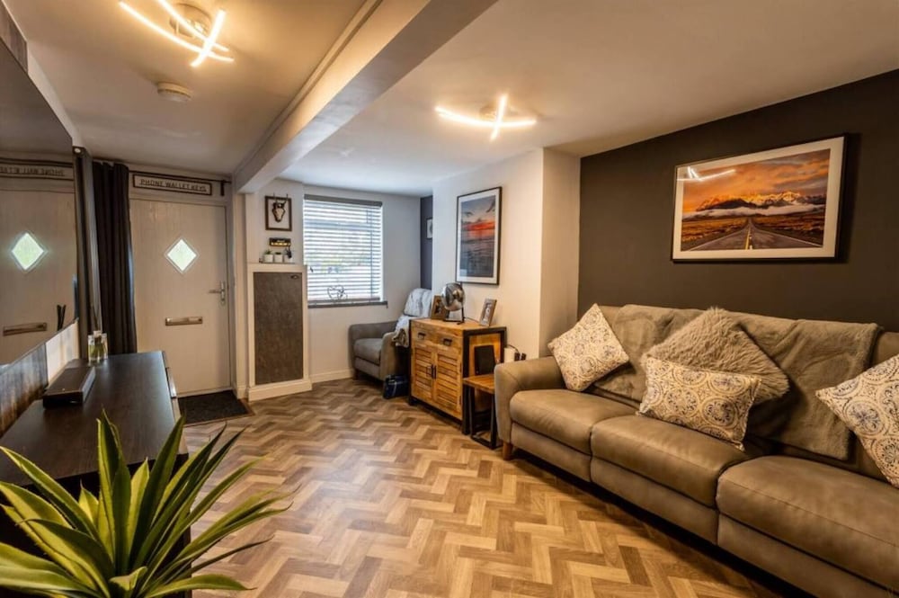 Peaceful Retreat in Telford With Modern Amenities