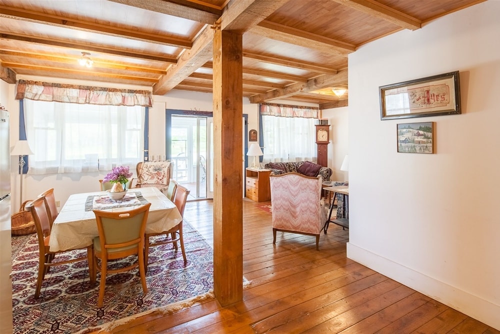 Bove Cottage 2-limit 6 2 Bedroom Cottage by RedAwning view 5