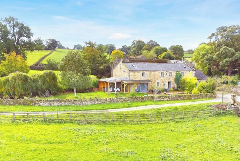 Amazing Country Retreat, hot tub view 2
