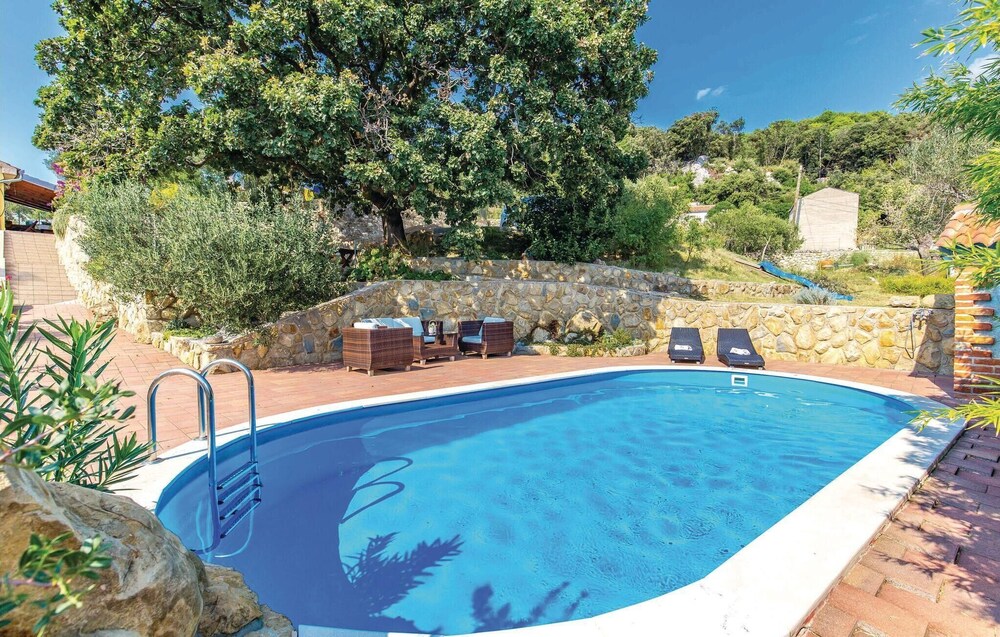 Nice Home in Supetarska Draga With Wifi and 3 Bedrooms view 5