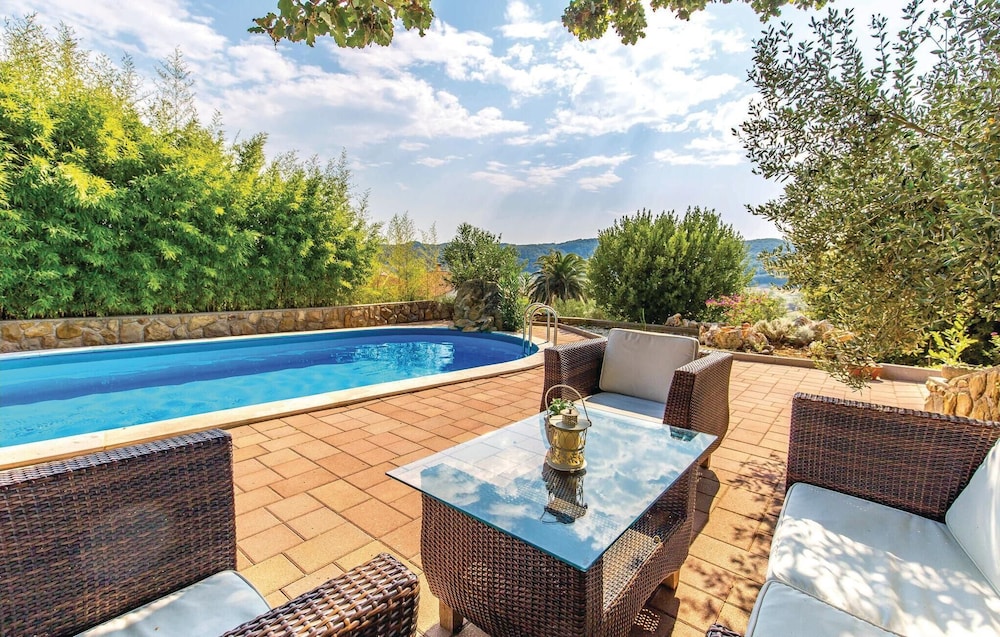 Nice Home in Supetarska Draga With Wifi and 3 Bedrooms view 3