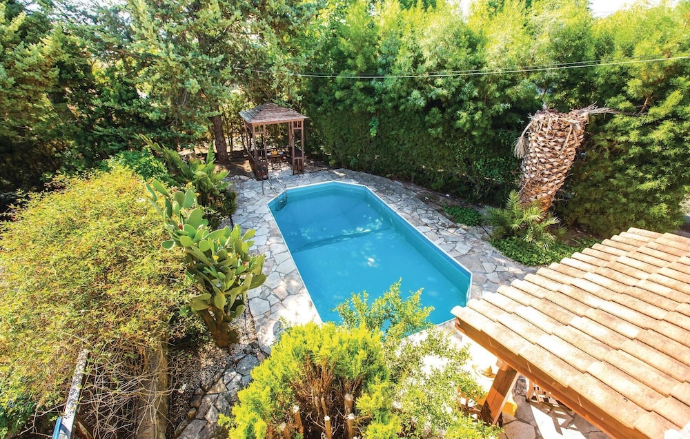 Stunning Home in Miliou Paphos With 3 Bedrooms, Sauna and Outdoor Swimming Pool view 4
