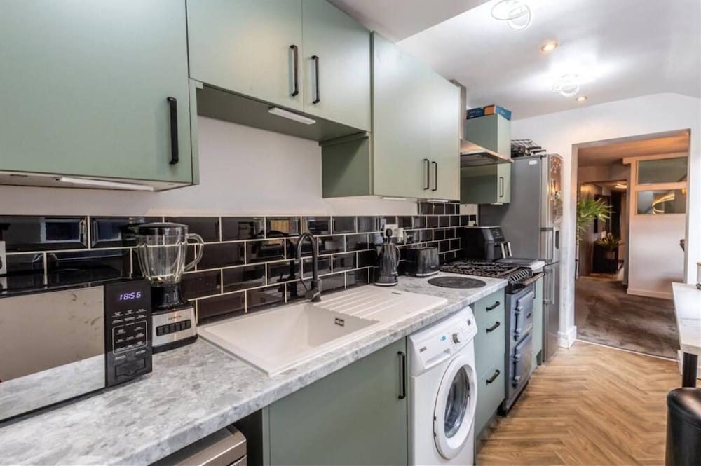 Peaceful Retreat in Telford With Modern Amenities