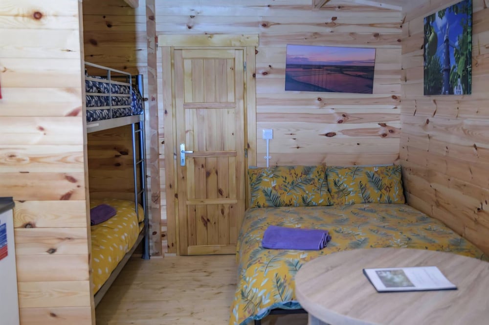 Snowdrop Cabin Retreat, dog Friendly, Peaceful