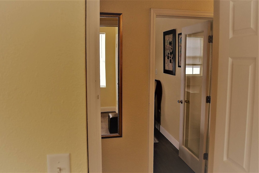 The Gateway - a Beautiful Relaxing Three Bedrooms Apartment