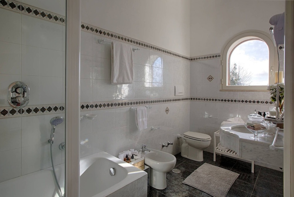 Luxury Villa In Sorrento Coast Strategic Location view 4