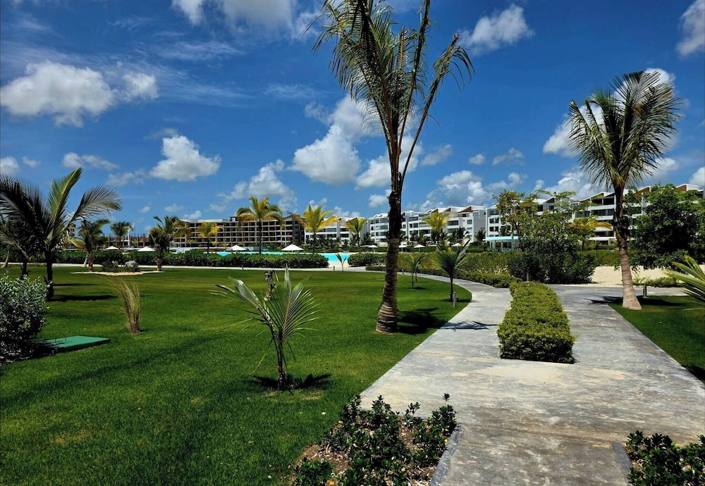Oasis Turquesa Punta Cana Crystal Lagoon