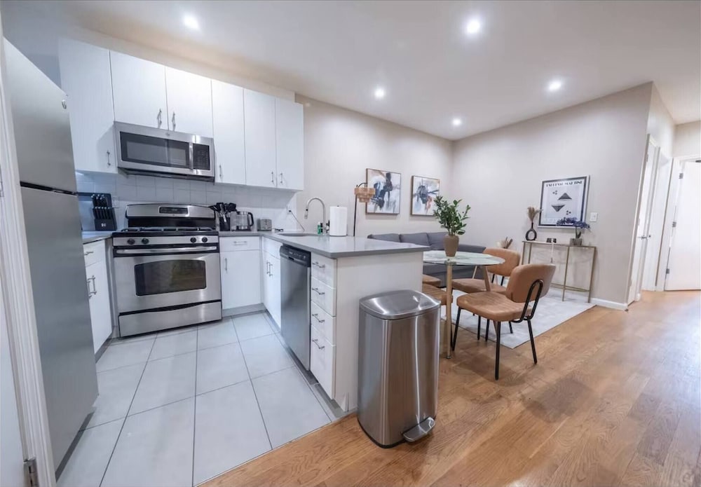 3 Bedroom Apartment Located In Manhattan