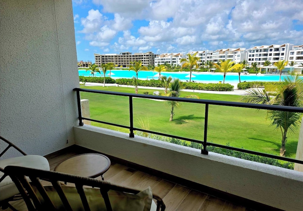 Oasis Turquesa Punta Cana Crystal Lagoon