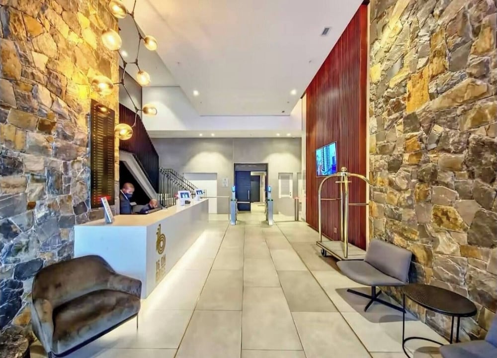 Exclusive Apt With Balcony, Stunning Views & Pool