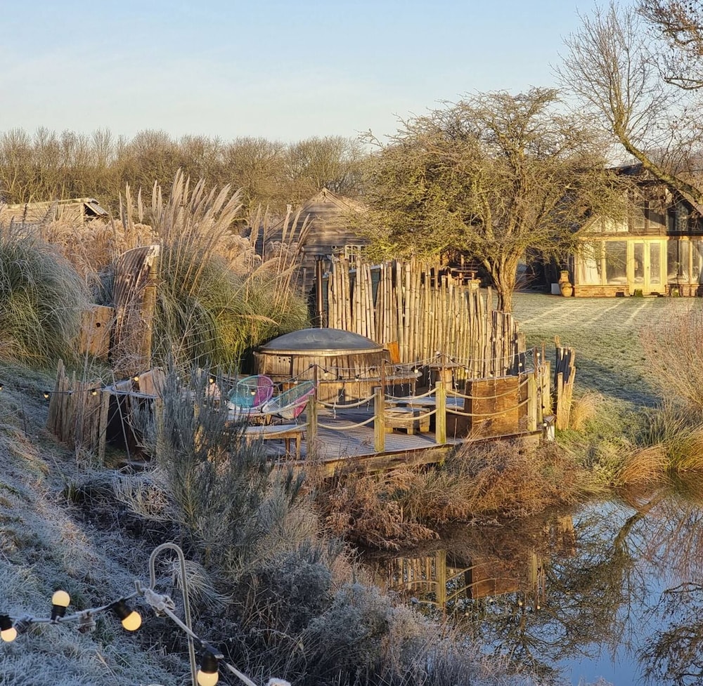 Lakeside Sussex Retreat
